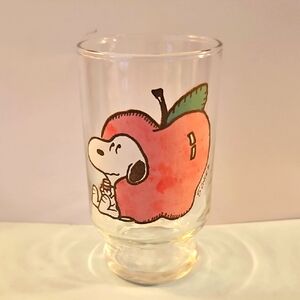 Snoopy 4" Apple Glass